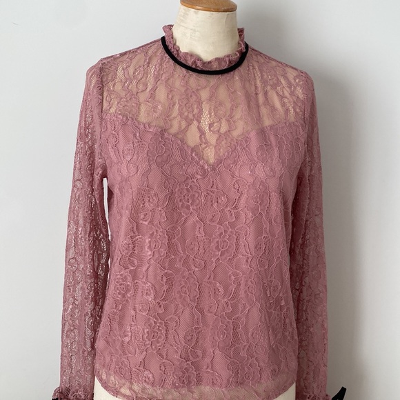 After Market rose coloured long sleeved lace blouse. Elastic at wrists. Size S - Picture 3 of 11